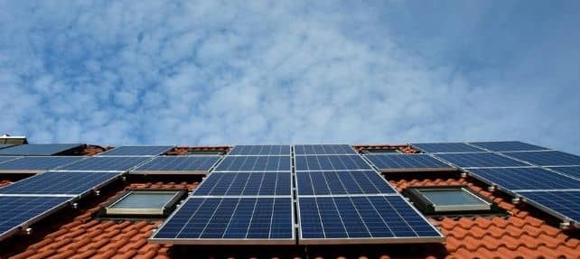Los acuerdos para mejorar la eficiencia energética e hídrica e instalar energías renovables en las comunidades de propietarios de Cataluña (1/2)